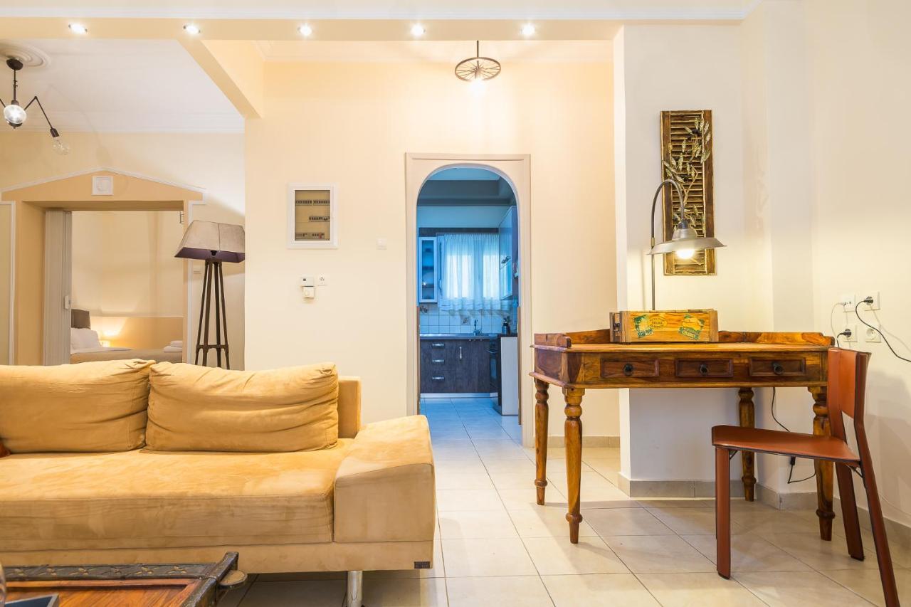 לינה וארוחת בוקר אתונה Family House Next To Acropolis מראה חיצוני תמונה
