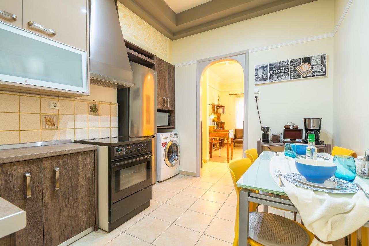 לינה וארוחת בוקר אתונה Family House Next To Acropolis מראה חיצוני תמונה